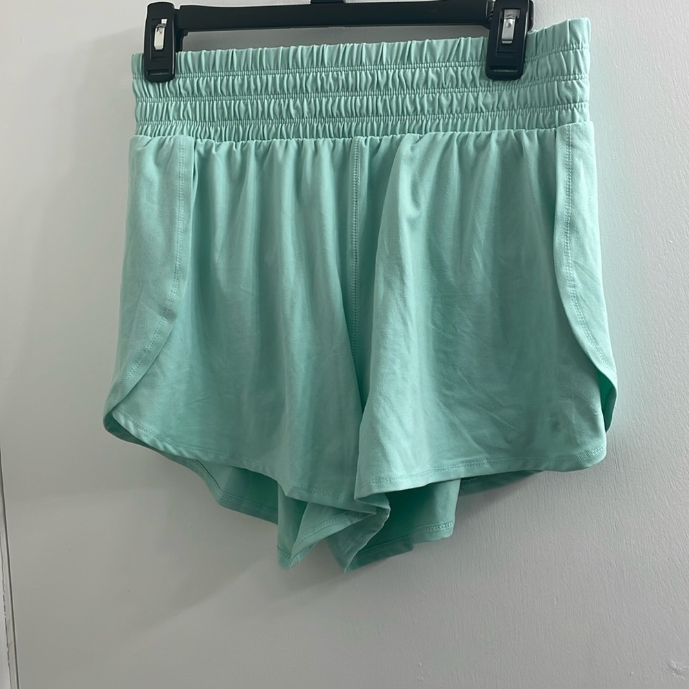 TALULAH Green Athletic Shorts with Elastic Waistband